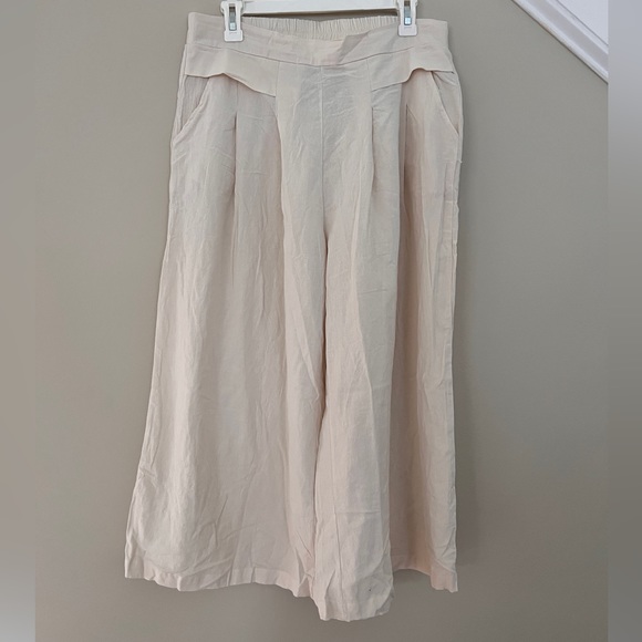 Off white Wide Leg Crop pants. Casual Wide Leg Loose Solid Color Capri-Pants - Picture 4 of 15